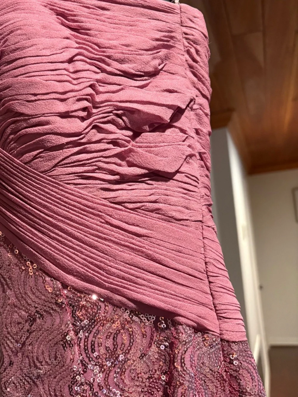 Vicky Tiel Strapless Sweetheart Rose Sequin Pleated Sheath Dress 8 - Picture 5 of 10